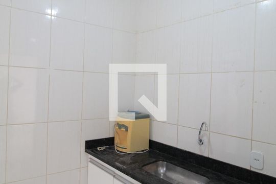 Cozinha de casa para alugar com 2 quartos, 60m² em Jardim Guanabara, Belo Horizonte