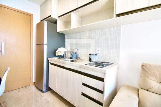 Sala/Cozinha de kitnet/studio para alugar com 1 quarto, 30m² em Boca do Rio, Salvador