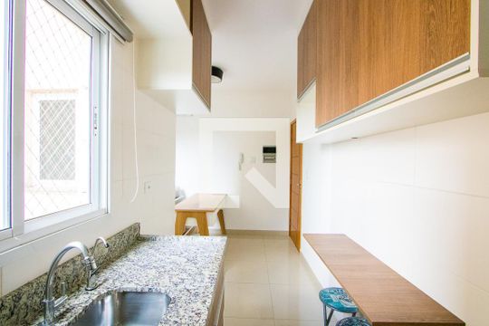 Cozinha de apartamento à venda com 2 quartos, 80m² em Vila Scarpelli, Santo André