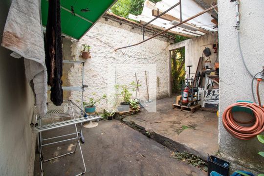 Quintal de casa à venda com 2 quartos, 100m² em Nova Gerti, São Caetano do Sul