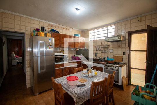 Cozinha de casa à venda com 2 quartos, 100m² em Nova Gerti, São Caetano do Sul