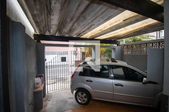 Garagem de casa à venda com 2 quartos, 100m² em Nova Gerti, São Caetano do Sul