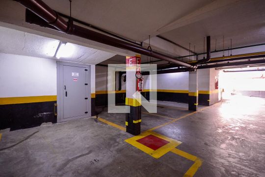 Garagem  de apartamento à venda com 2 quartos, 66m² em Aclimação, São Paulo