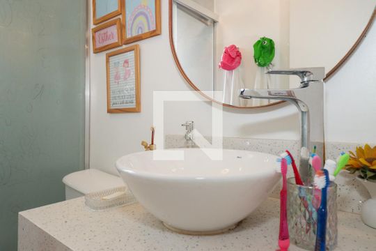 Banheiro da Suíte Americana de apartamento à venda com 4 quartos, 156m² em Vila Suzana, São Paulo