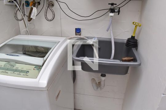Área de serviço de casa de condomínio à venda com 1 quarto, 60m² em Cascatinha, Curitiba