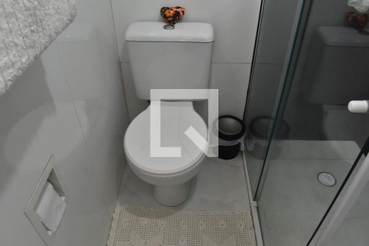 Banheiro Suíte de casa de condomínio à venda com 1 quarto, 60m² em Cascatinha, Curitiba