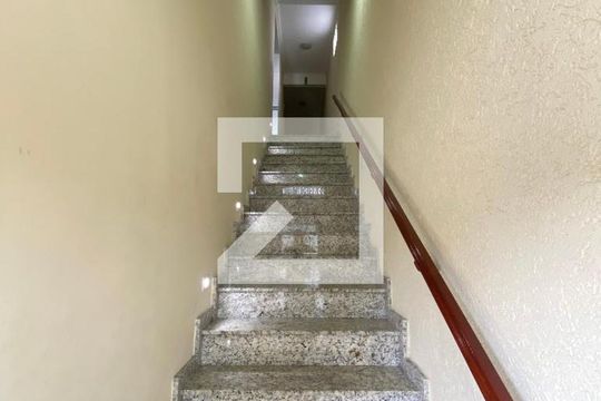 Escada Entrada de casa à venda com 2 quartos, 200m² em Parque Edu Chaves, São Paulo
