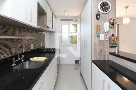 Cozinha de apartamento à venda com 2 quartos, 97m² em Jardim Itu, Porto Alegre