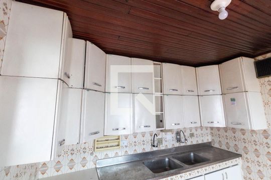 Cozinha de casa para alugar com 2 quartos, 252m² em Jardim Ponte Rasa, São Paulo
