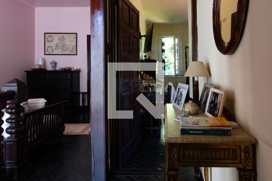Corredor de casa à venda com 4 quartos, 750m² em Jardim Botânico, Rio de Janeiro