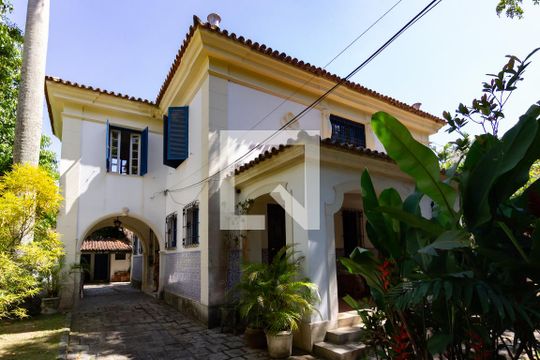 Fachada de casa à venda com 4 quartos, 750m² em Jardim Botânico, Rio de Janeiro