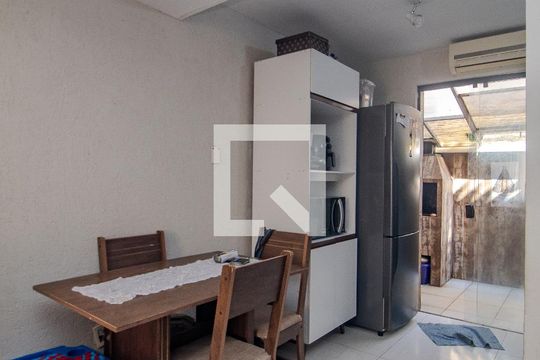 Cozinha de casa de condomínio à venda com 3 quartos, 67m² em Santa Tereza, Porto Alegre