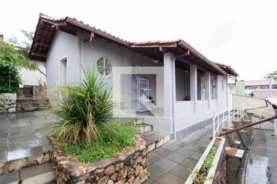 Fachada Casa 2 de casa à venda com 5 quartos, 500m² em Pampulha, Belo Horizonte