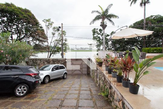 Garagem de casa à venda com 5 quartos, 500m² em Pampulha, Belo Horizonte