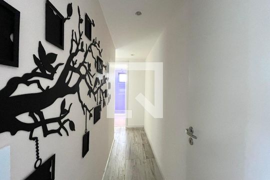 Corredor de apartamento à venda com 3 quartos, 94m² em Mirandópolis, São Paulo