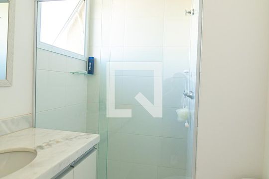 Banheiro da Suíte de apartamento para alugar com 1 quarto, 55m² em Vila Vitoria Ii, Indaiatuba