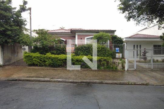 Fachada de casa à venda com 3 quartos, 240m² em Cursino, São Paulo