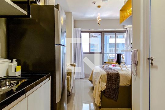 Cozinha de kitnet/studio para alugar com 1 quarto, 21m² em Paraíso, São Paulo