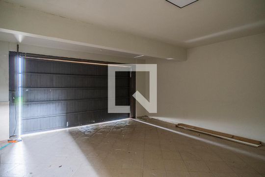 Garagem de casa de condomínio à venda com 3 quartos, 188m² em Hípica, Porto Alegre