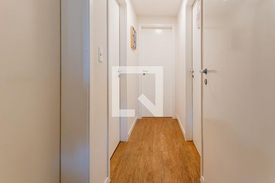 Corredor de apartamento para alugar com 3 quartos, 117m² em Vila Andrade, São Paulo