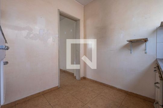 Cozinha de apartamento para alugar com 1 quarto, 60m² em Cerqueira César, São Paulo