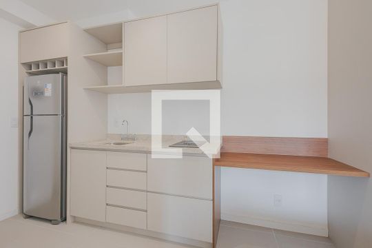 Cozinha de kitnet/studio à venda com 1 quarto, 26m² em Paraíso, São Paulo