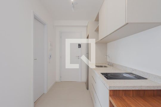 Cozinha de kitnet/studio à venda com 1 quarto, 26m² em Paraíso, São Paulo