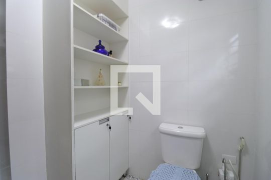 Lavabo de casa para alugar com 4 quartos, 331m² em Vila Anglo Brasileira, São Paulo