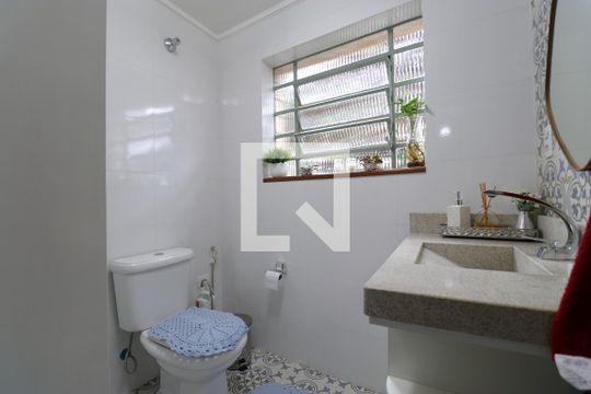Lavabo de casa para alugar com 4 quartos, 331m² em Vila Anglo Brasileira, São Paulo