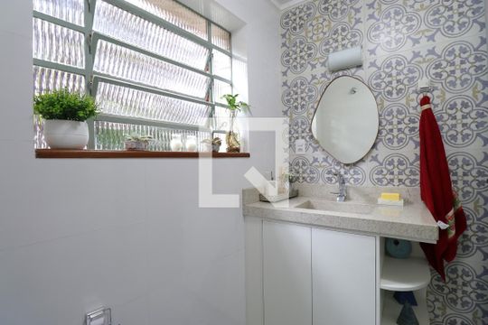 Lavabo de casa para alugar com 4 quartos, 331m² em Vila Anglo Brasileira, São Paulo