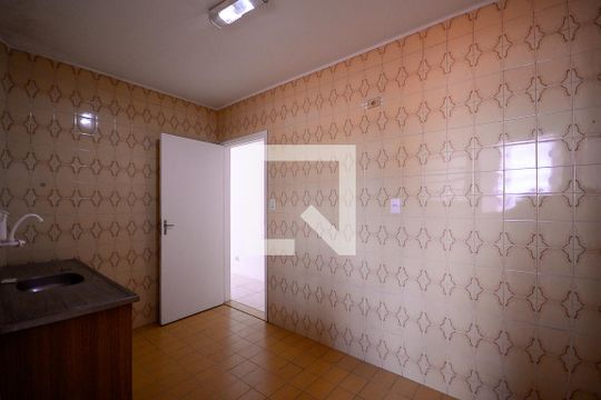 Cozinha de apartamento para alugar com 2 quartos, 100m² em Aclimação, São Paulo