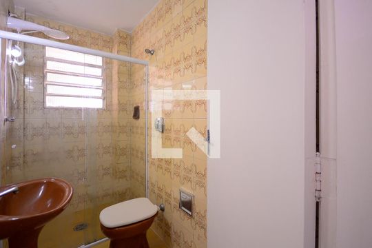 Banheiro de apartamento para alugar com 2 quartos, 100m² em Aclimação, São Paulo