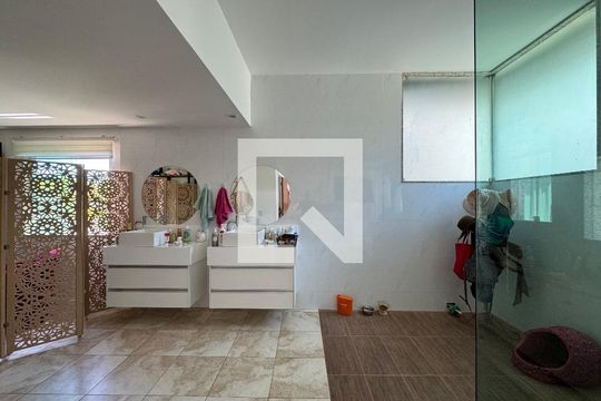 Suíte 1 (Master) - Banheiro de casa à venda com 4 quartos, 350m² em Recreio dos Bandeirantes, Rio de Janeiro