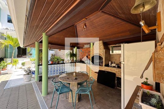 Área externa de casa à venda com 4 quartos, 350m² em Recreio dos Bandeirantes, Rio de Janeiro