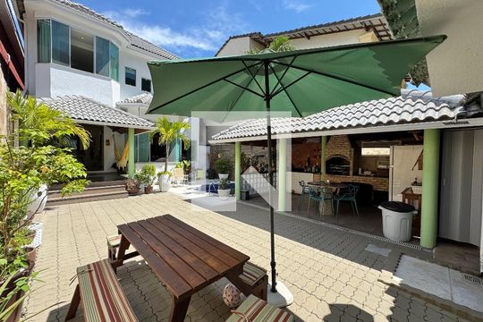 Área externa de casa à venda com 4 quartos, 350m² em Recreio dos Bandeirantes, Rio de Janeiro