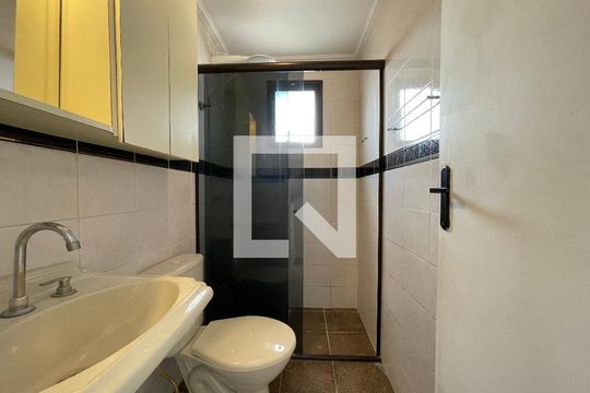 Banheiro Social de apartamento à venda com 2 quartos, 65m² em Jardim Ester, São Paulo