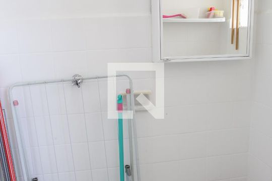 Banheiro de serviço de apartamento à venda com 3 quartos, 124m² em Perdizes, São Paulo