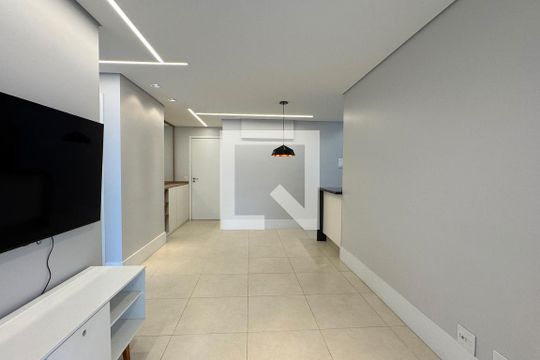 Sala de apartamento à venda com 2 quartos, 76m² em Empresarial 18 do Forte, Barueri