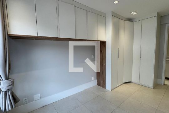 Suíte 1 de apartamento à venda com 2 quartos, 76m² em Empresarial 18 do Forte, Barueri