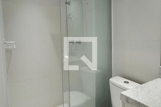Banheiro Social de apartamento à venda com 2 quartos, 76m² em Empresarial 18 do Forte, Barueri