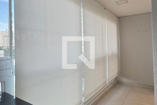 Sacada de apartamento à venda com 2 quartos, 76m² em Empresarial 18 do Forte, Barueri