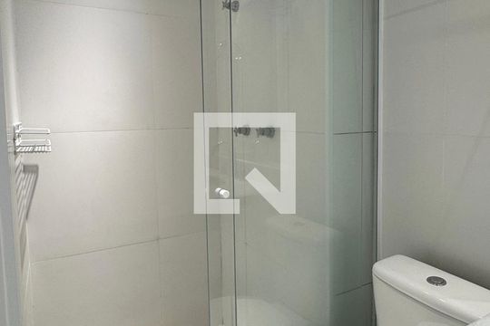 Banheiro da Suíte 1 de apartamento à venda com 2 quartos, 76m² em Empresarial 18 do Forte, Barueri