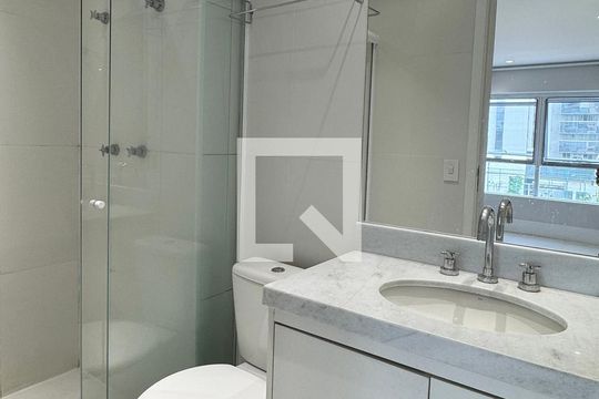 Banheiro da Suíte 1 de apartamento à venda com 2 quartos, 76m² em Empresarial 18 do Forte, Barueri
