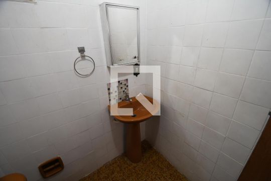 Banheiro de apartamento à venda com 1 quarto, 35m² em Centro, Campinas