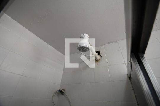 Banheiro de apartamento à venda com 1 quarto, 35m² em Centro, Campinas