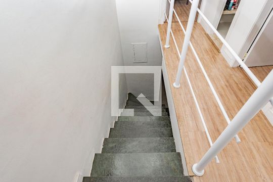 Escada de apartamento à venda com 3 quartos, 200m² em Jardim Santa Cruz (sacoma), São Paulo