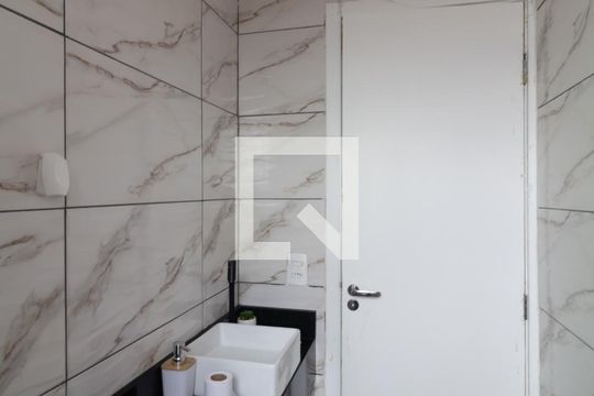 Banheiro de apartamento para alugar com 2 quartos, 44m² em Vila Princesa Isabel, São Paulo