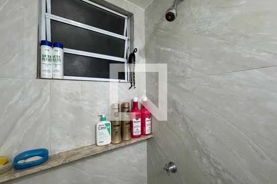 Banheiro Social de apartamento à venda com 2 quartos, 45m² em Vargem Pequena, Rio de Janeiro