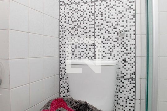 Banheiro de apartamento à venda com 1 quarto, 33m² em Centro Histórico, Porto Alegre