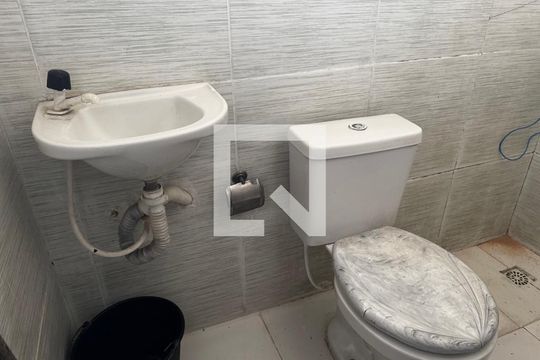 Banheiro de apartamento para alugar com 2 quartos, 60m² em Goiânia, Belo Horizonte